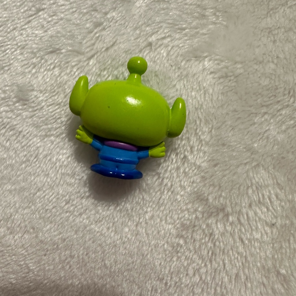 COPY - Green Alien From Toy Story Disney Doorables Series 5, Rare & Hard To Fin… - Picture 2 of 5